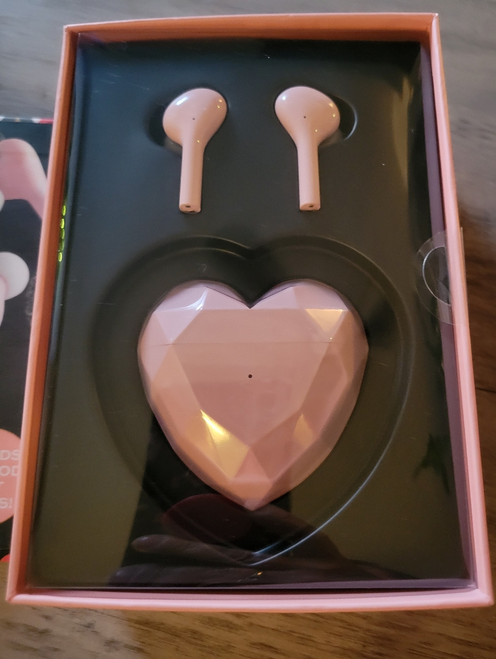 FAO Schwarz Pink Heart Wireless Earbuds with Heart Charging Case - Picture 2 of 4
